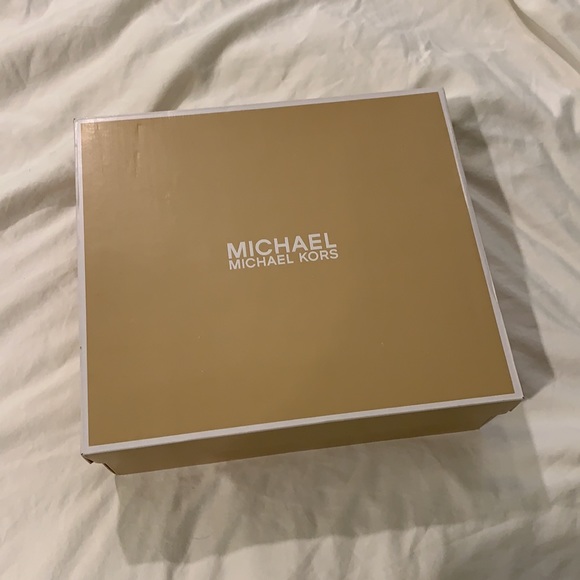 ✨ MICHAEL KORS LEATHER BOOTS ✨ - Picture 6 of 9